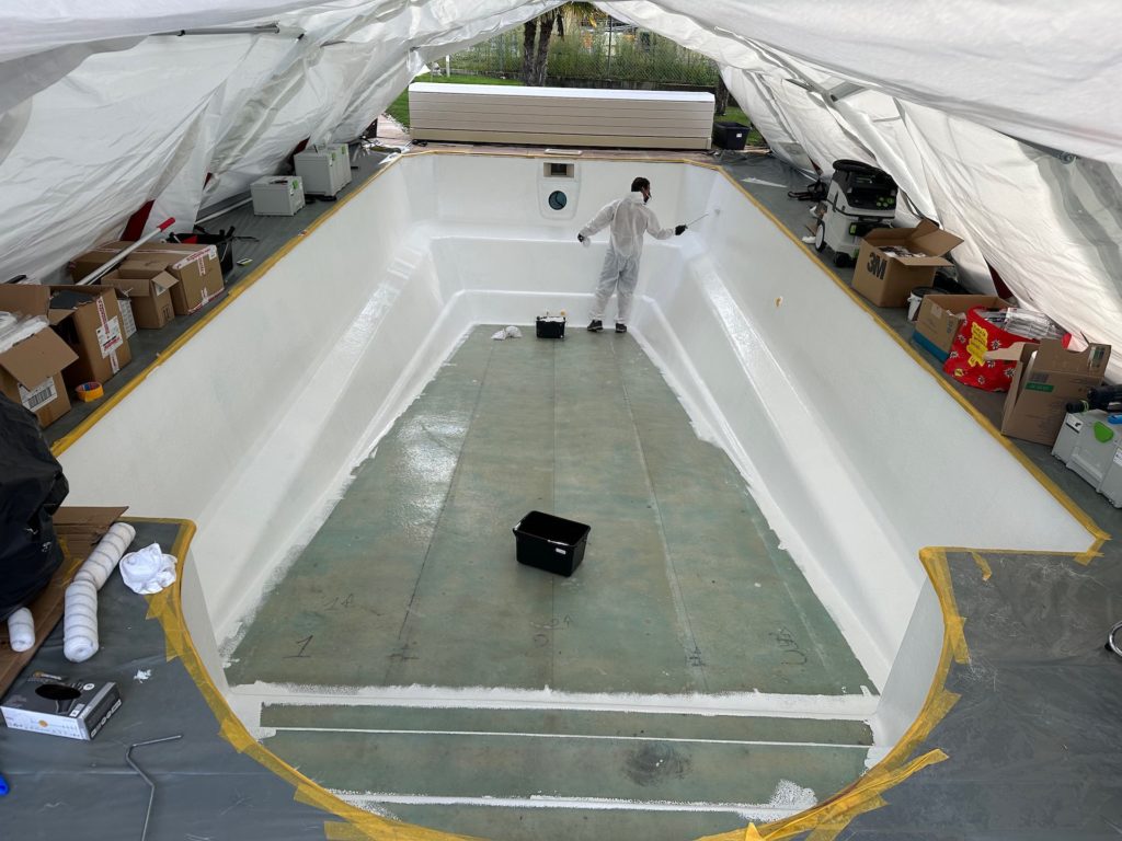 Procédure pour réparer durablement votre piscine à coque en polyester.